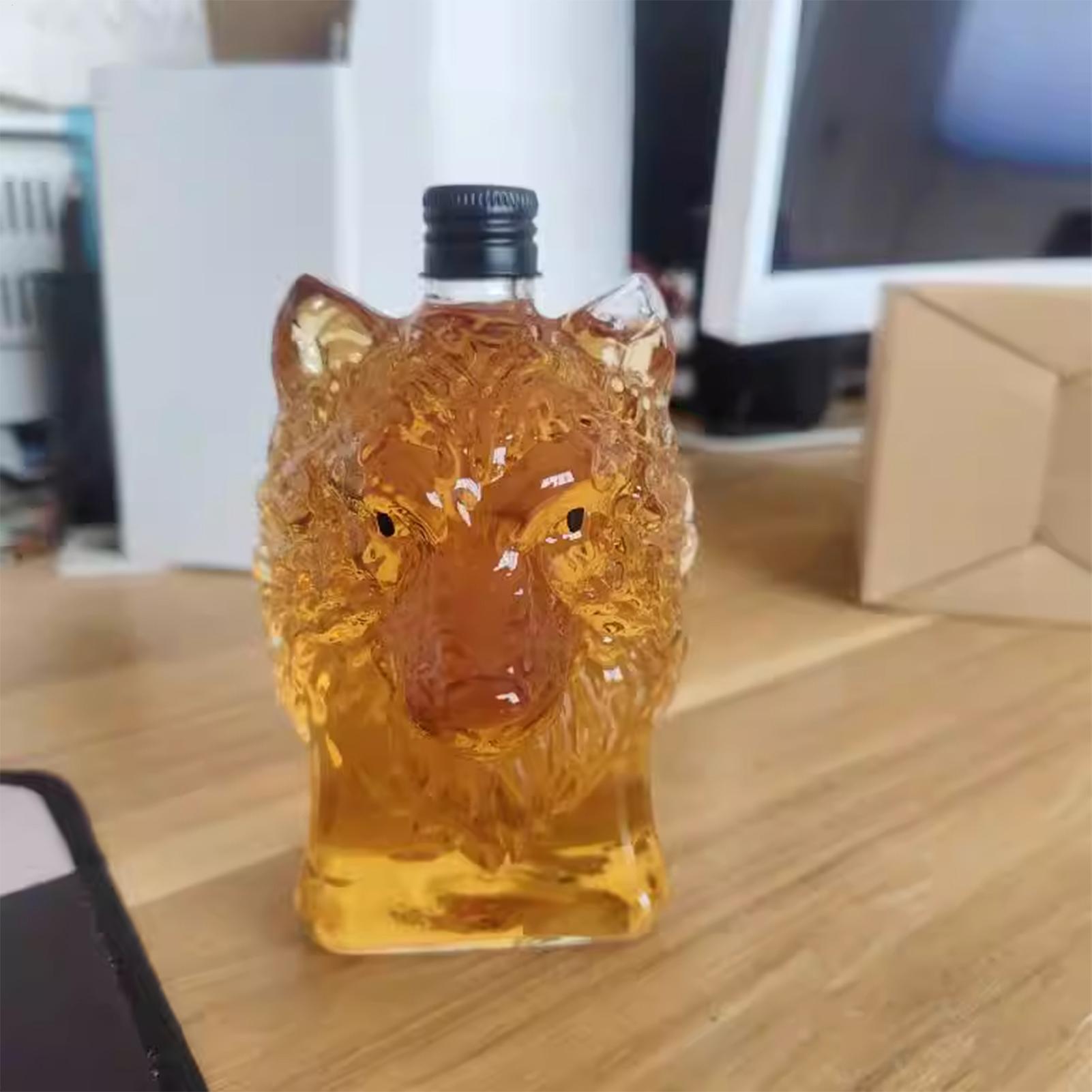 Vintage Collectible Bottles - 위스키 병 늑대 모양 와인 컵