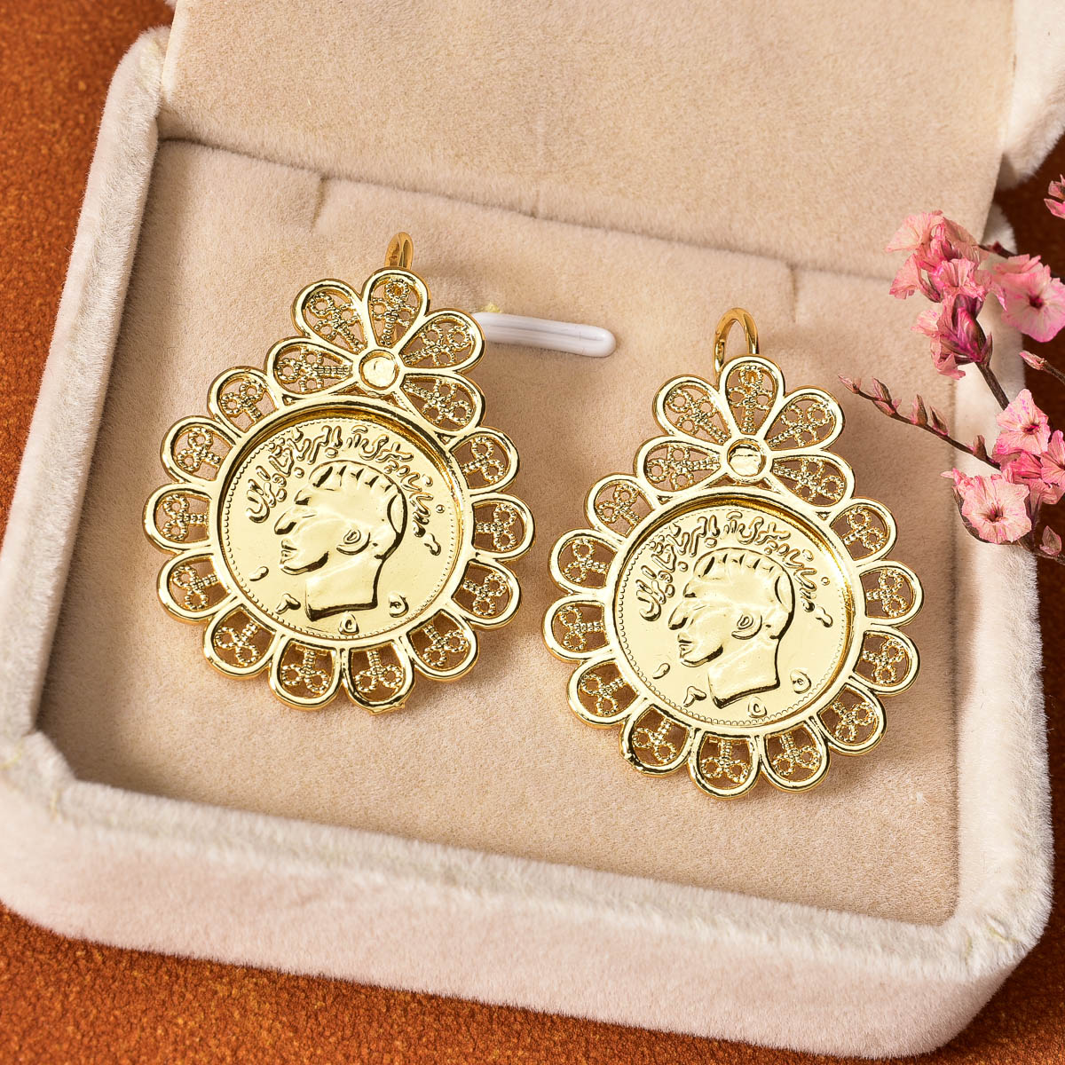 코인 메달리온 드롭 스터드 귀걸이 여성용 속이 빈 꽃무 - Vintage Collectible Coins 리뷰 및 가격